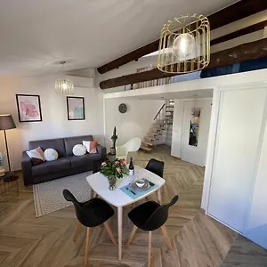 Renting - Massena - Loft - Heart Of Vieil - The Market With Sea View , Antibes France